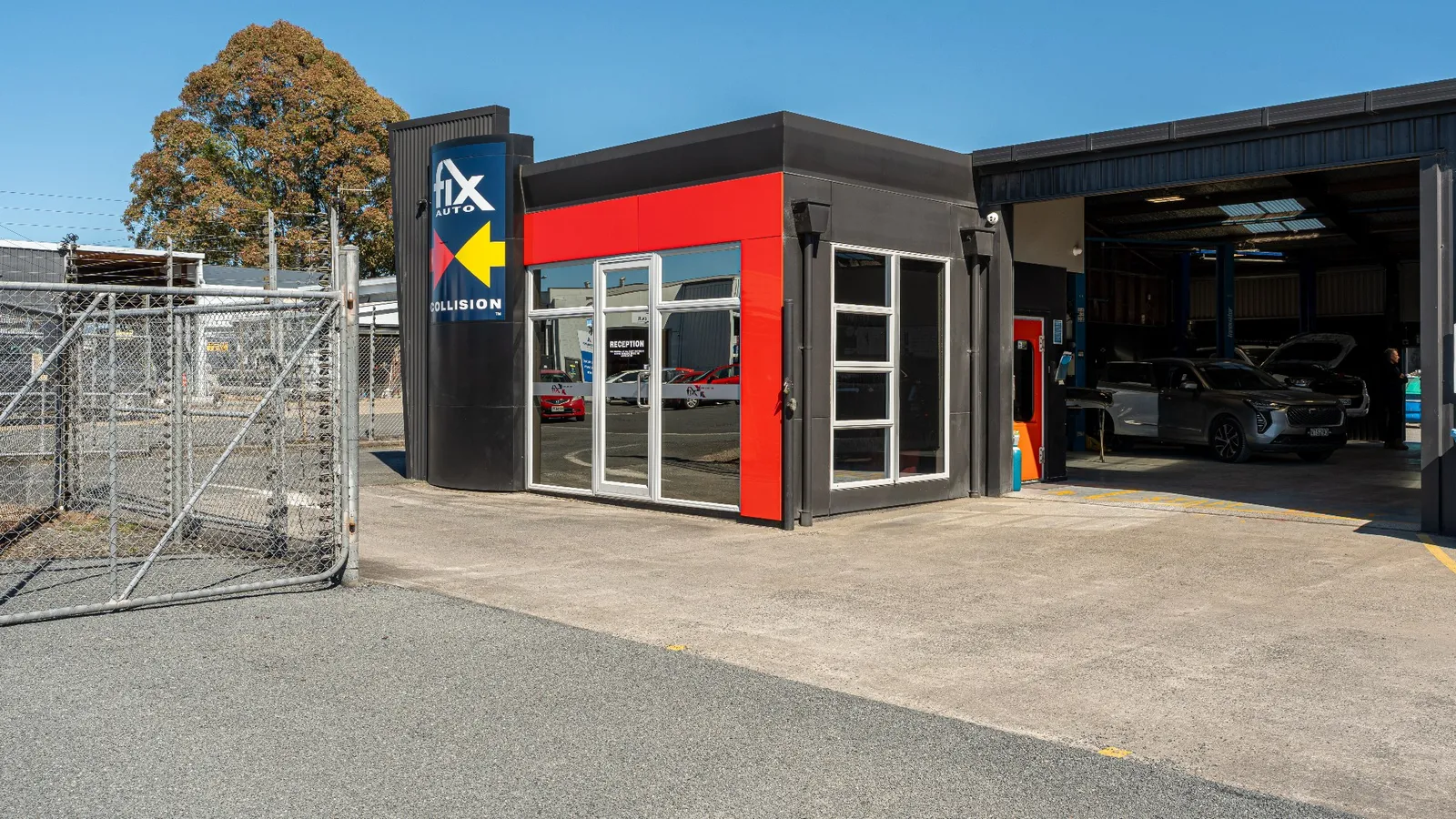 Fix Auto Hamilton South reception on Grasslands Place